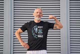 T-shirt Nigdy nie lekceważ siły mężczyzny urodzonego w